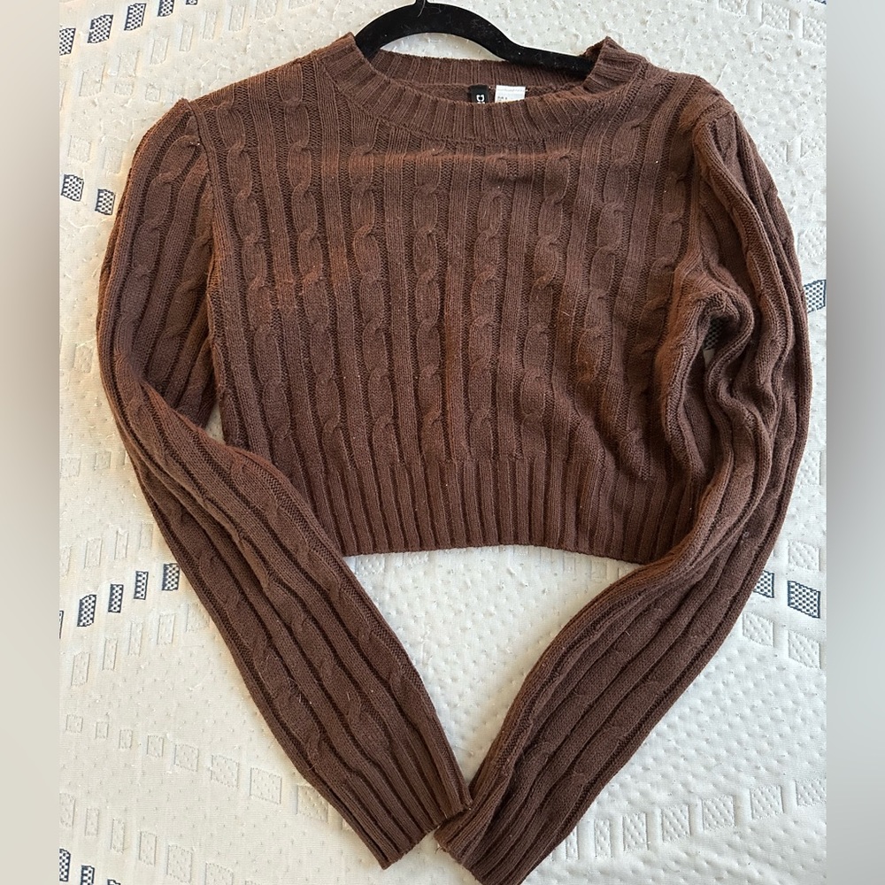 Brown knit cropped sweater